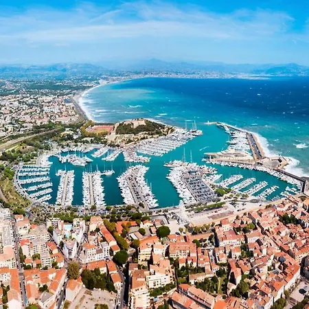 4 Pieces 6 Pers Vue Mer 78972 Antibes