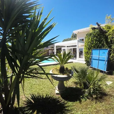 4 Pieces 6 Pers Vue Mer 78972 Antibes